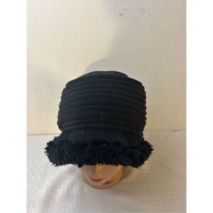 Isotoner ribbbed black bucket hat 13"x6"